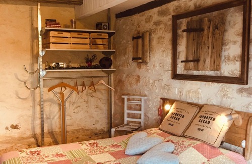 Fargues Casa | habitaciones de piedra quercy decoradas con gusto.
