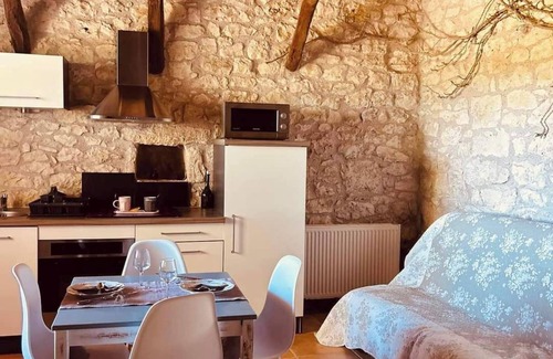Fargues Casa | habitaciones de piedra quercy decoradas con gusto. Muy linda vista