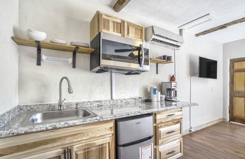 West Colorado Springs Casa | Quest Rest - Unit 3