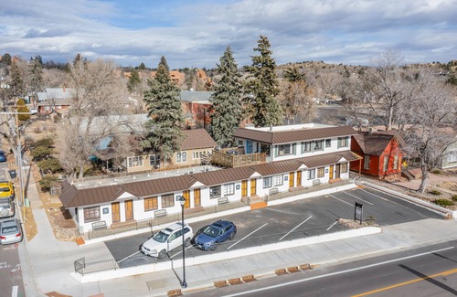 West Colorado Springs Casa | Quest Rest - Unit 3