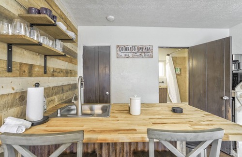 West Colorado Springs Casa | Quest Rest - Unit 7