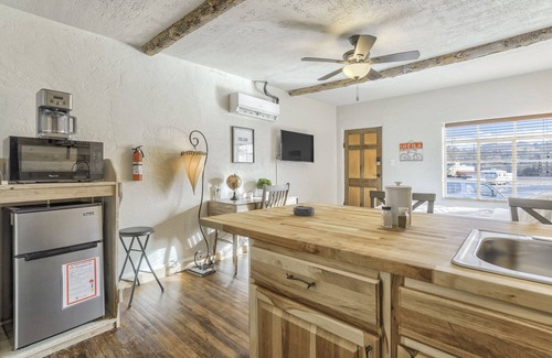 West Colorado Springs Casa | Quest Rest - Unit 7