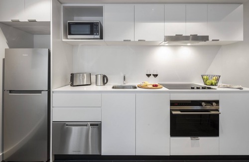 Melbourne Hotel | Quest St Kilda Road
