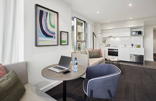 Melbourne Hotel | Quest St Kilda Road