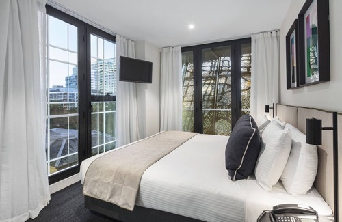 Melbourne Hotel | Quest St Kilda Road