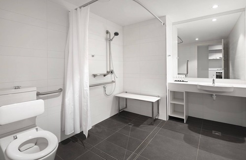 Melbourne Hotel | Quest St Kilda Road