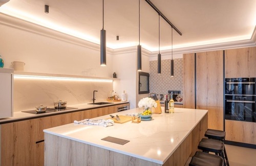 Madliena Apartamento | QUI | Modern Seafront Apartment | Sea Views & Balconies