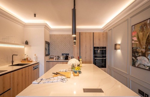 Madliena Apartamento | QUI | Modern Seafront Apartment | Sea Views & Balconies