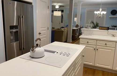 North Litchfield Beach Casa | Quick stroll to beautiful North Litchfield beach!