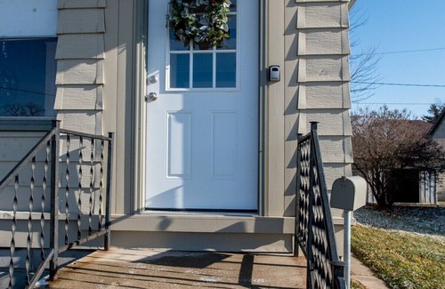 Lake Geneva Casa | Quick Trip Getaway |Fun Southwestern Vibe |Enclosed Porch |Walkable to Downtown Lake Geneva |Parking