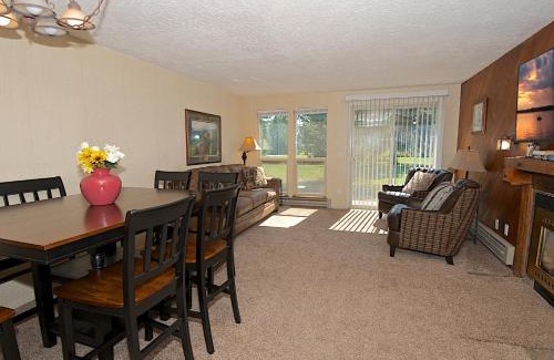 Island Park Casa | Quickdraw by KABINO Satellite WiFi Awesome Location Sleds Welcome Condo on Golf Course