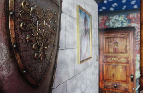 Watford Casa | Quidditch Quarters Themed Property