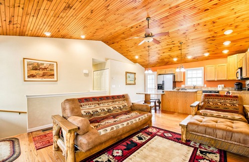 Franklin Casa | Quiet 2 bedroom home with mountain view, grill, firepit & washer/dryer