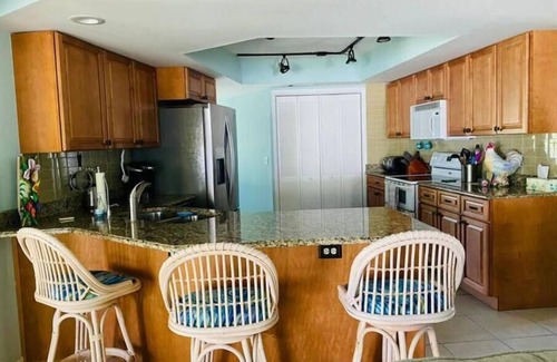 Golden Beach Casa | Quiet 2 bedroom island home blocks from beach!