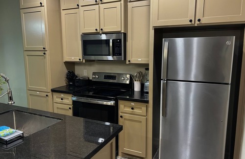 Harlingen Apartamento | Quiet 2BR Retreat -Fenced yard -Modern Duplex