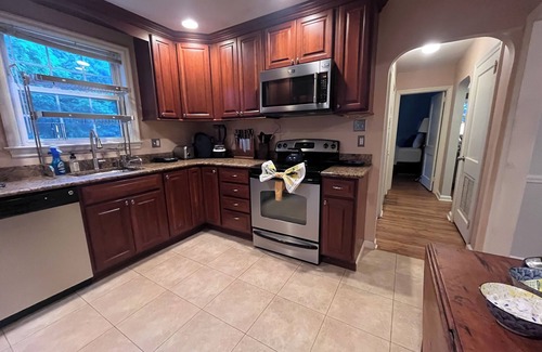 Moylan Casa | Quiet 3-Bedroom house-Walking distance to Media-20min. drive to the Airport