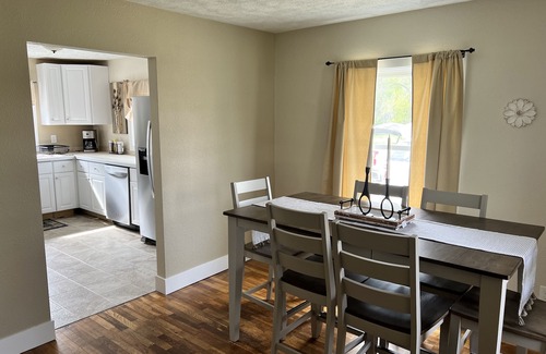 Acme Casa | Quiet 3 bedroom, walking distance to Grand Traverse Bay