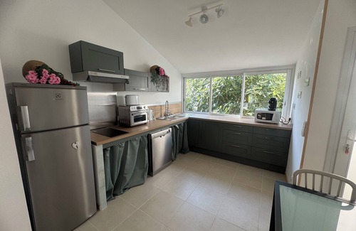 Lamalou-les-Bains Casa | Quiet 35m2, 200 m from the center and thermal baths, air conditioning, garden, swimming pool, pets allowed