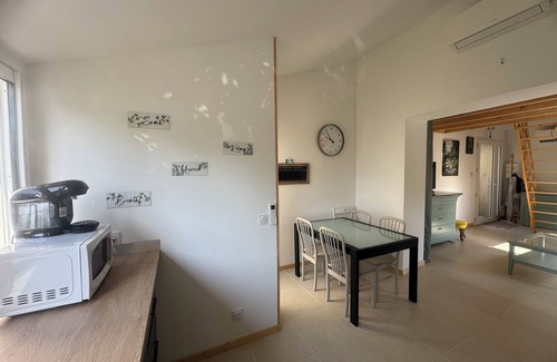 Lamalou-les-Bains Casa | Quiet 35m2, 200 m from the center and thermal baths, air conditioning, garden, swimming pool, pets allowed