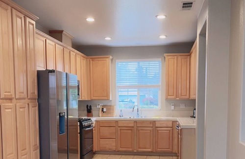 Pittsburg Casa | Quiet 3BA/2BA beautiful home with full kitchen