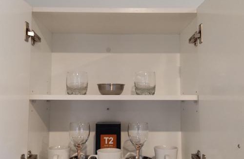 The Gardens Apartamento | Quiet 40m Studio - Kitchen, Washer, AC, Work Desk