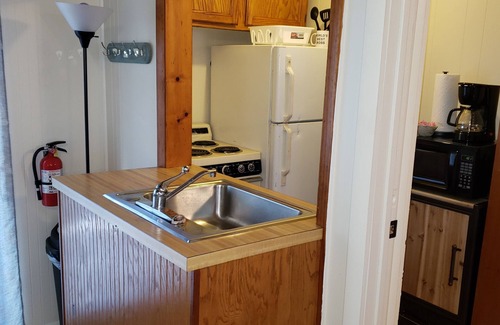 Belmar Casa | Quiet 500sf Private Cottage in Belmar Kids & Pets