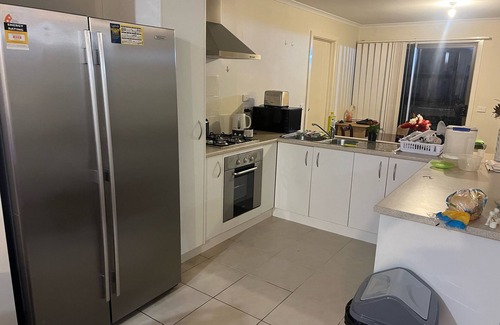 Melton South Casa | Quiet Abode with convenience. 3 Large bedrooms, whole house.