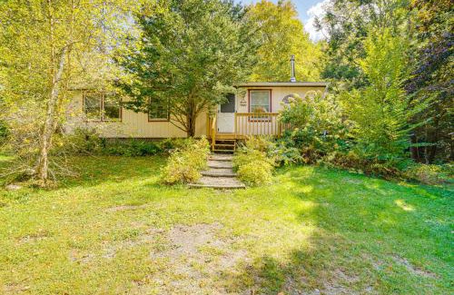Berlin Casa | Quiet All-Season Creekside Escape in Upstate!