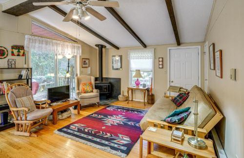 Berlin Casa | Quiet All-Season Creekside Escape in Upstate!