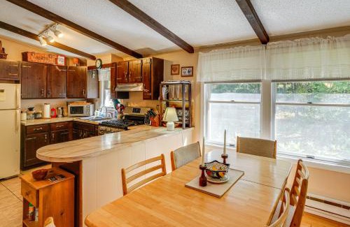 Berlin Casa | Quiet All-Season Creekside Escape in Upstate!