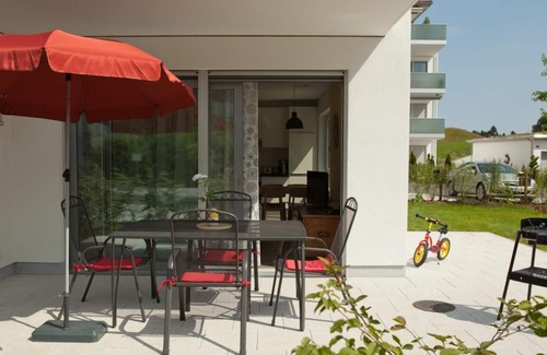 Fuessen Apartamento | Apartamento luminoso y elegante con terraza, jardín grande y garaje