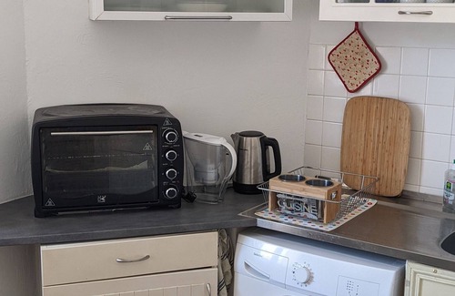 Liberation Apartamento | Quiet and bright three minutes from shops and streetcar