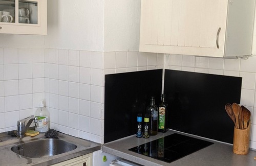 Liberation Apartamento | Quiet and bright three minutes from shops and streetcar