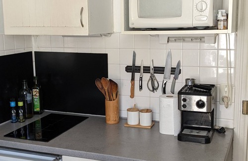 Liberation Apartamento | Quiet and bright three minutes from shops and streetcar