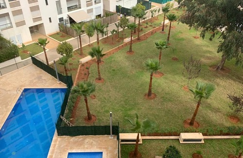 Rabat Apartamento | Apartamento tranquilo y céntrico con piscina y jacuzzi.