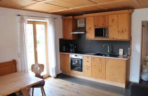 Untergrainau Apartamento | Tranquilo y céntrico en Grainau, renovado en 2011 a un estándar de 4 estrellas, WiFi