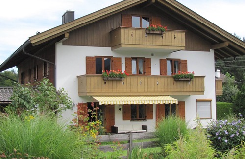 Untergrainau Apartamento | Tranquilo y céntrico en Grainau, renovado en 2011 a un estándar de 4 estrellas, WiFi