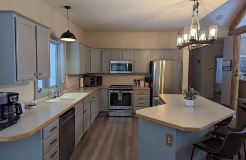 Big Sky Casa | Quiet and Charming Big Sky home