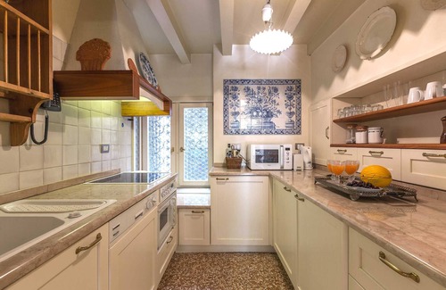 Dorsoduro Chalet De Esquí | Quiet and Classy Venetian Home with Private Courtyard