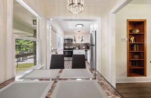 Durham Casa | Comfy, quiet, family home in coveted Watts-Hillendale. Close to Duke/VA.