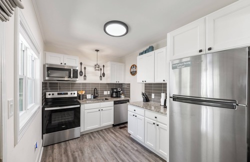 Durham Casa | Comfy, quiet, family home in coveted Watts-Hillendale. Close to Duke/VA.