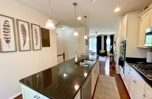 Northeast Casa | Quiet and cozy 3BR & 3BA in DC less than 10 minutes from the Metro