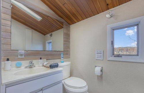 Gaylord Casa | Quiet and Cozy Lakefront Home Near Mt Boyne