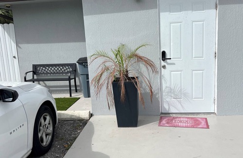 West Park Apartamento | Quiet and private apartment in Hollywood!