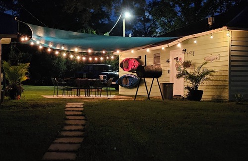 Kreole Casa | Quiet and relaxing come enjoy the river and coastal life at The Slippery Minnow.