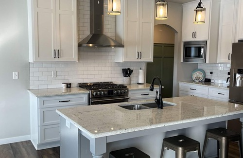 Omro Casa | Quiet and Relaxing EAA Home for Rent. 11.5 Miles from Airport.