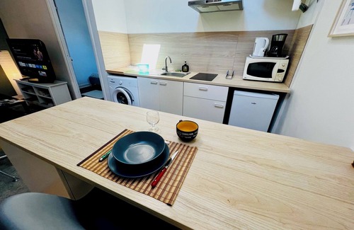 Saint-Quentin Apartamento | Quiet and spacious apartment, fully equipped, wifi Share Save