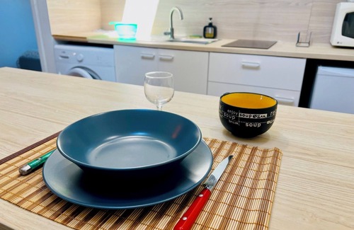 Saint-Quentin Apartamento | Quiet and spacious apartment, fully equipped, wifi Share Save