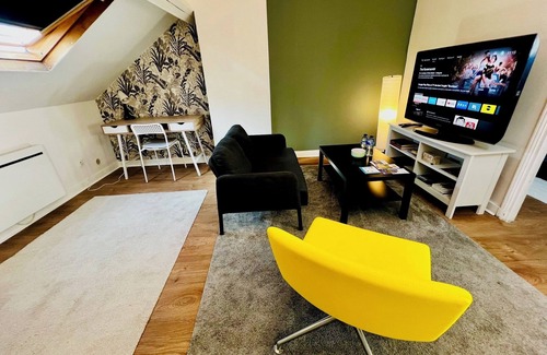 Saint-Quentin Apartamento | Quiet and spacious apartment, fully equipped, wifi Share Save
