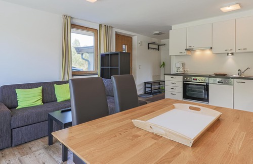 Sankt Johann in Tirol Apartamento | Quiet apartment with a terrace